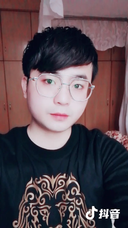 哎呦哥哥的第二张照片--梧州蓝颜知己交友网